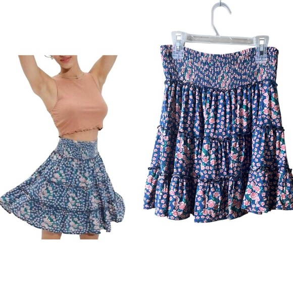 American Eagle Floral Tiered Ruffle Mini Skirt Size Small Boho Soft Girl - Picture 1 of 8